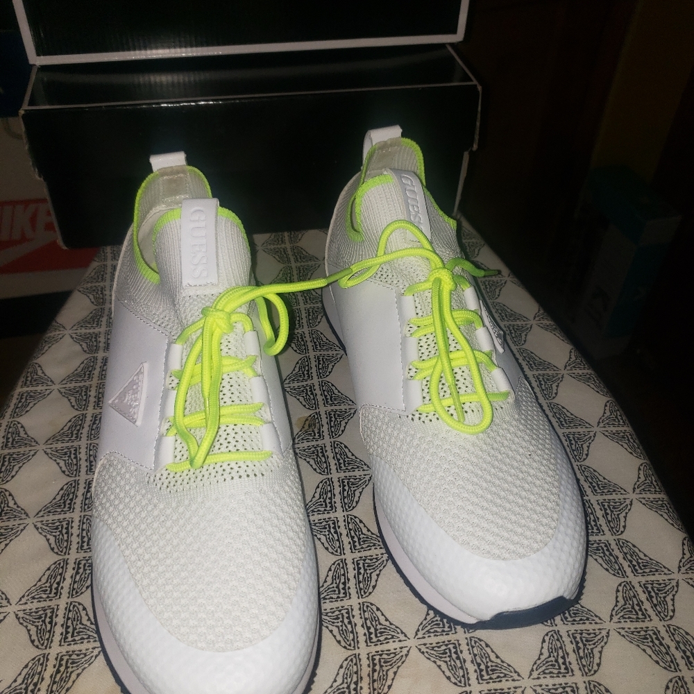 Guess sneakers size 10